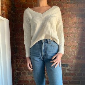 Aritzia Babaton The Group cream v-neck sweater